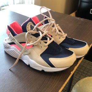 Nike Womens Huarache 8.5
